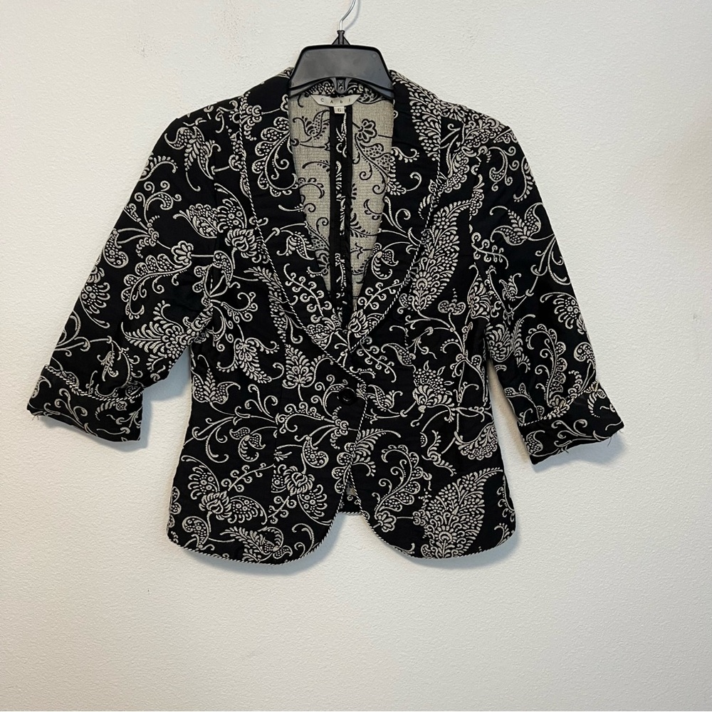 CAbi size 6 Style 312 Eliza Brocade Tapestry Blazer Jacket Black Cream Paisley